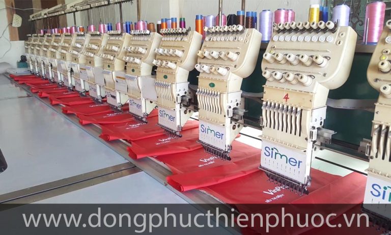 Thêu Logo Lên Áo Đồng Phục: Kỹ Thuật Thêu Vi Tính, Kích Thước & Vị Trí Chuẩn 24 Xưởng thêu vi tính nhiều đầu thêu đồng loạt áo đồng phục