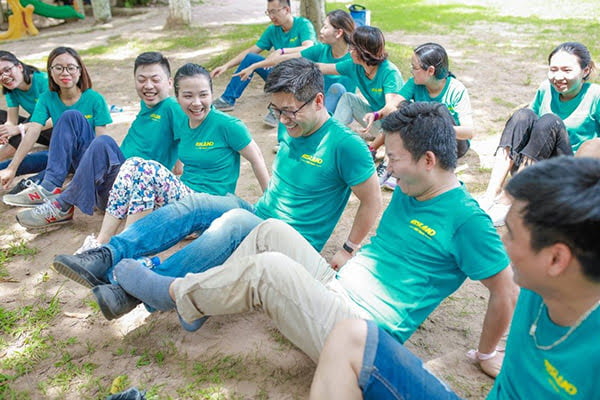 áo team building logo trên ngực trái