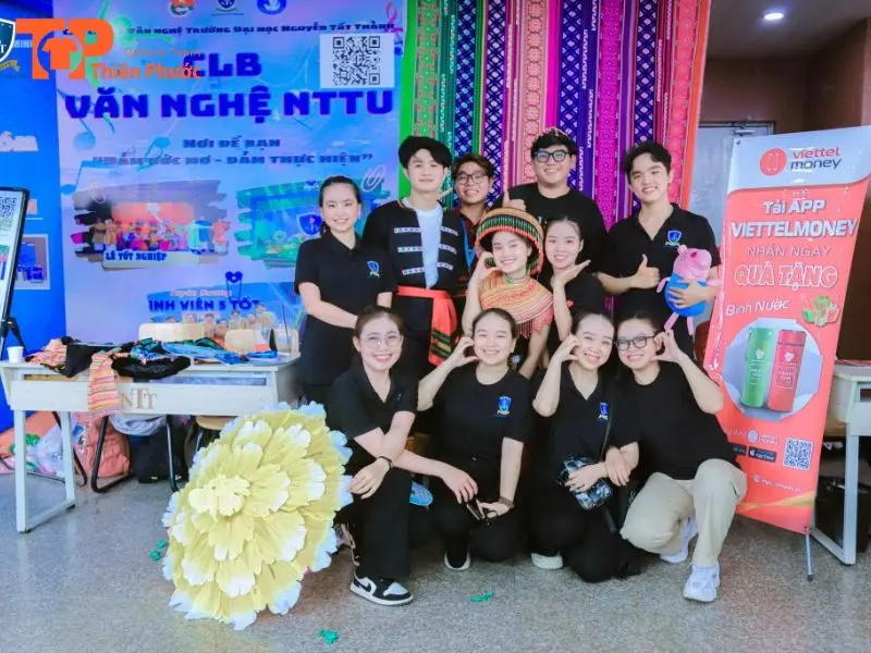 Đồng phục trường đại học Nguyễn Tất Thành Phong Cách, Năng Động 13 Áo nhóm, sự kiện đồng phục Nguyễn Tất Thành