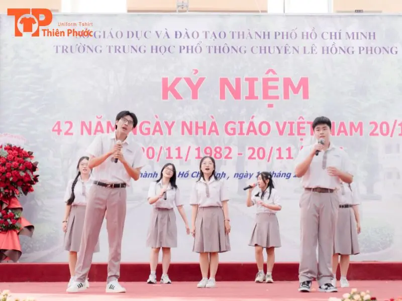 Đồng phục trường THPT chuyên Lê Hồng Phong Quận 5 TPHCM ĐẸP, Tinh tế 13 Đồng phục mới của học sinh khối 10 trường Lê Hồng Phong