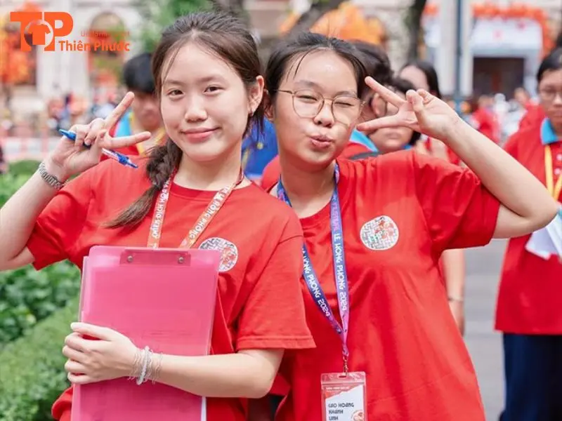 Nét Đẹp Trong Top 5+ Đồng Phục Trường Nguyễn Thị Minh Khai TPHCM 14 Đồng phục đoàn trường thiết kế đơn giản với form suông thoải mái
