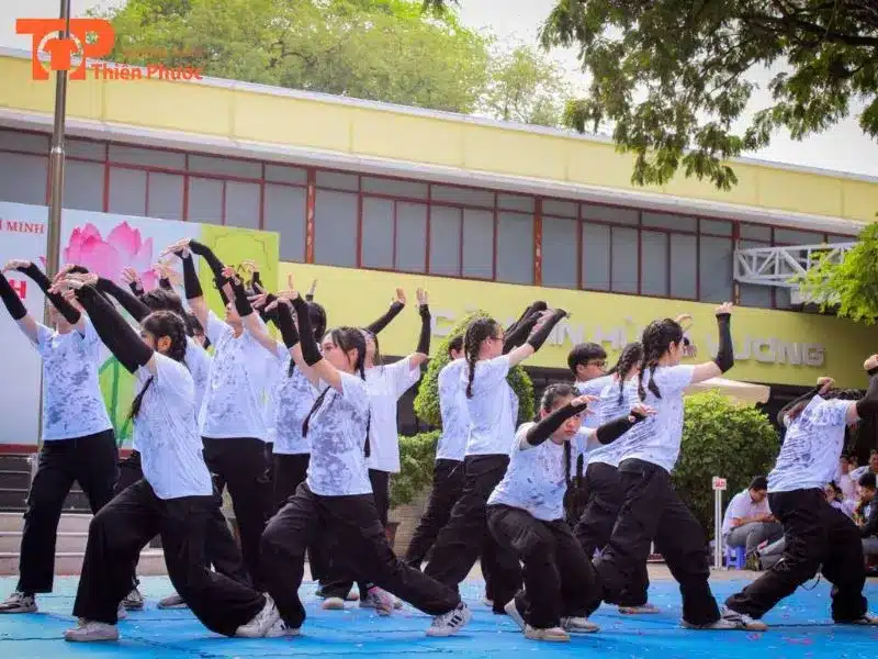 Áo nhóm, sự kiện đồng phục hiện đại, năng động cho học sinh