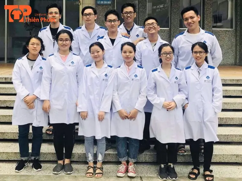 Đồng phục Đại học Y Dược TP.HCM mang đậm dấu ấn ngành Y