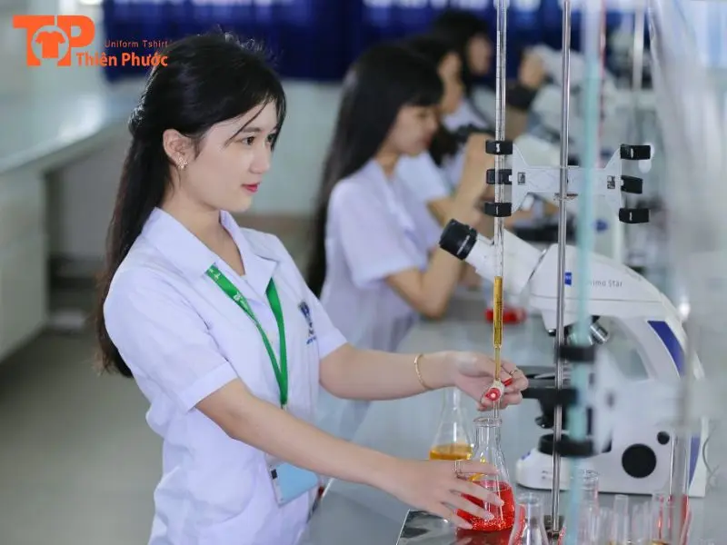 Đồng phục Khoa Dược TPHCM – Đại học UMP