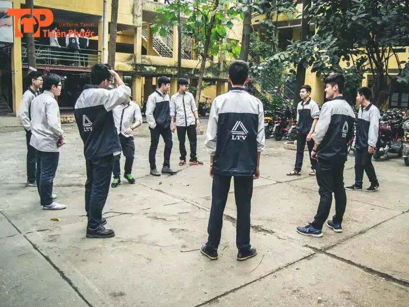 Áo khoác đồng phục trường trường Lương Thế Vinh trẻ trung, năng động
