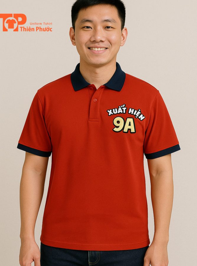 Ao Polo Dong Phuc Lop Co Be Mau Do Mat Truoc