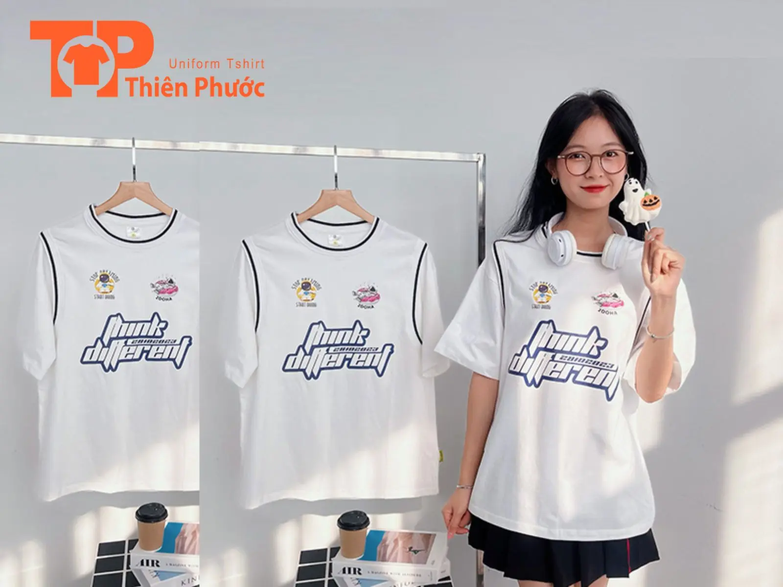 Mẫu áo lớp theo phong cách retro, tối giản