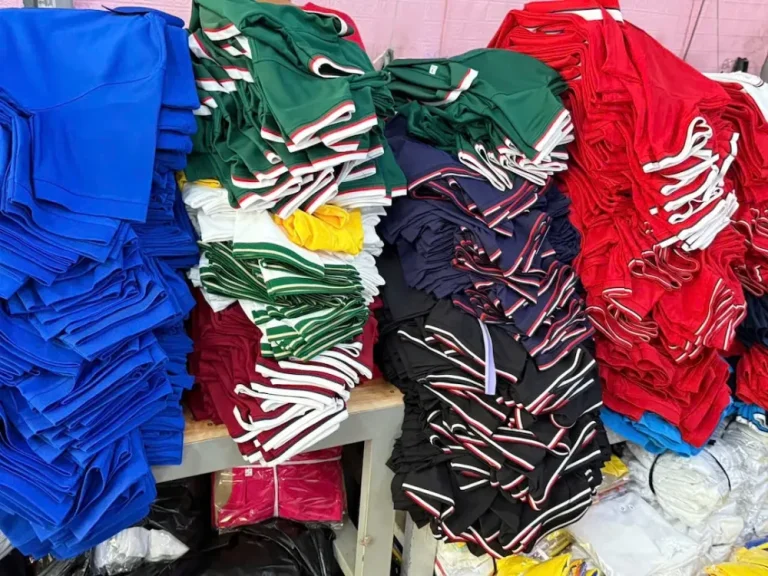 In Chuyển Nhiệt Là Gì? Cơ Chế In Thăng Hoa & Ứng Dụng Cho Áo Đồng Phục 28 Lô áo thể thao in tràn thăng hoa nhiều màu tại xưởng