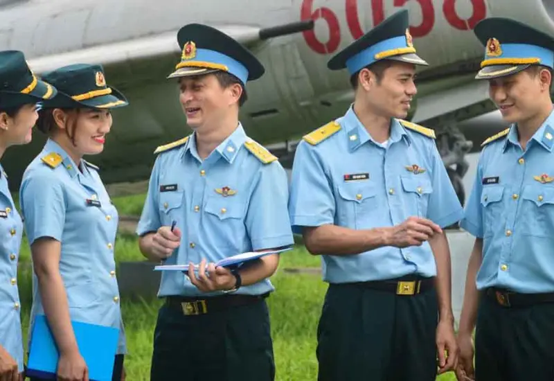 Quân phục phòng không không quân đa dạng – đáp ứng yêu cầu nhiệm vụ, khí hậu và hoàn cảnh tác chiến khác nhau.