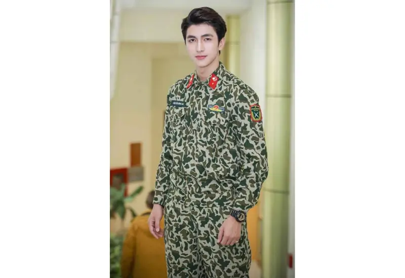 Quân phục dã chiến với chất liệu bền, bảo vệ tối đa trong các nhiệm vụ nguy hiểm.