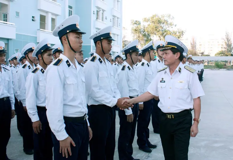 Đồng phục học viên Hải quân – trẻ trung, kỷ luật và đầy tự hào.