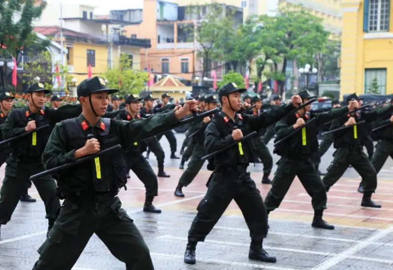 Trang phục chiến đấu chuyên dụng trong môi trường khắc nghiệt.