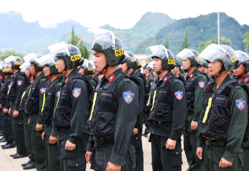 Quy định, chuẩn mực và lưu ý khi mặc trang phục cảnh sát cơ động