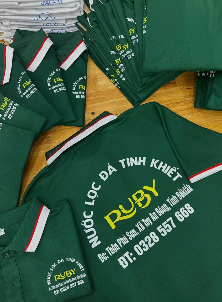 In Lụa Là Gì? Nguyên Lý, Quy Trình & Cách Ứng Dụng In Lụa Cho Áo Đồng Phục 34 In lụa 2 màu áo polo xanh rêu – Đồng Phục Thiên Phước